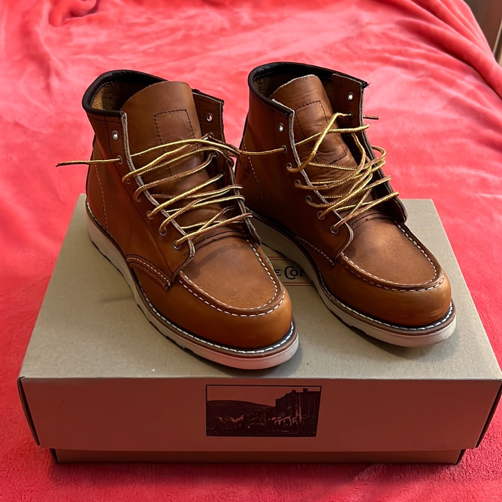 RED WING SHOES Women’s Classic Moc